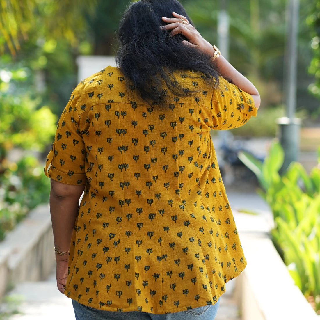 YELLOW AJRAK TOP WITH KALI IN THE BACK