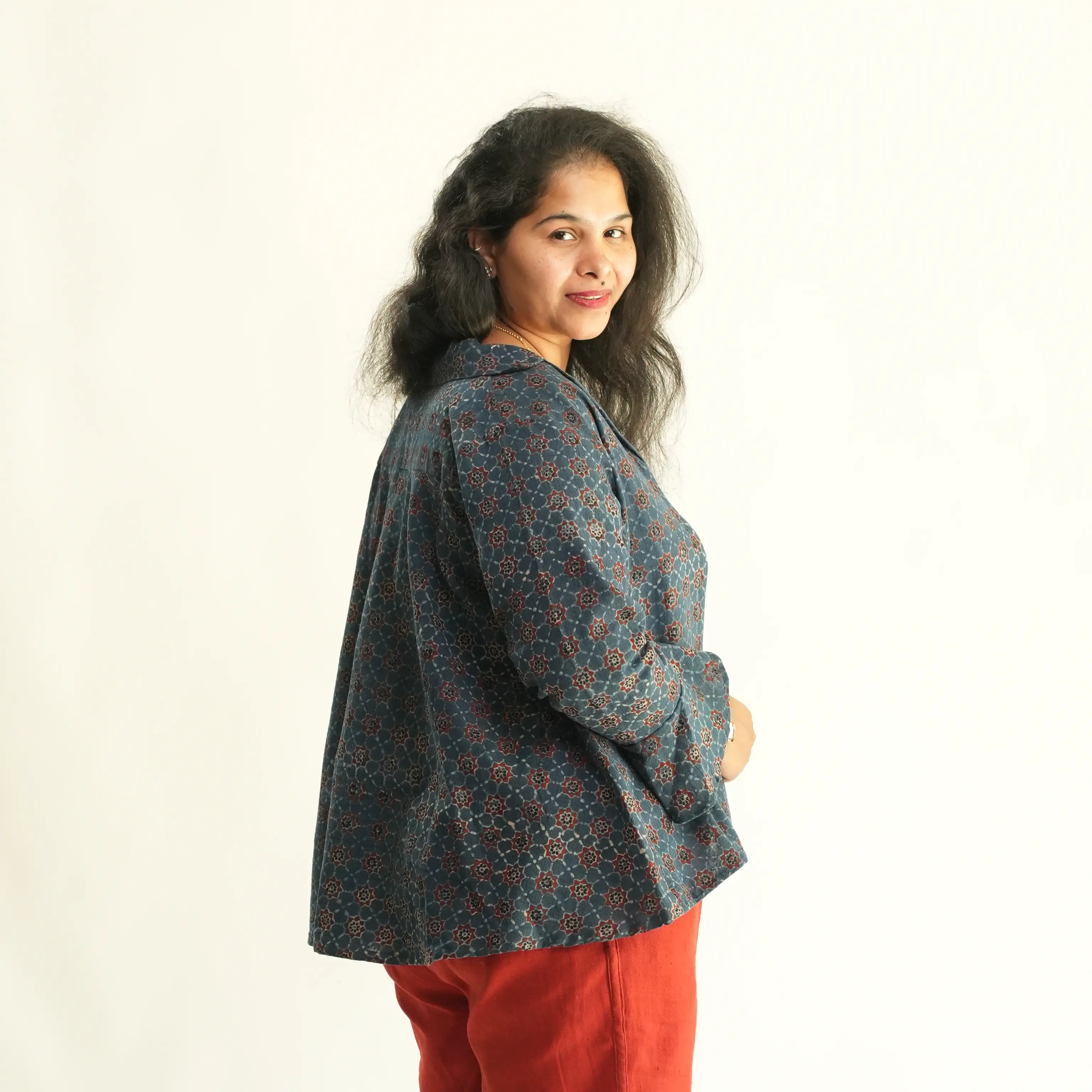 BLUE AJRAK TOP