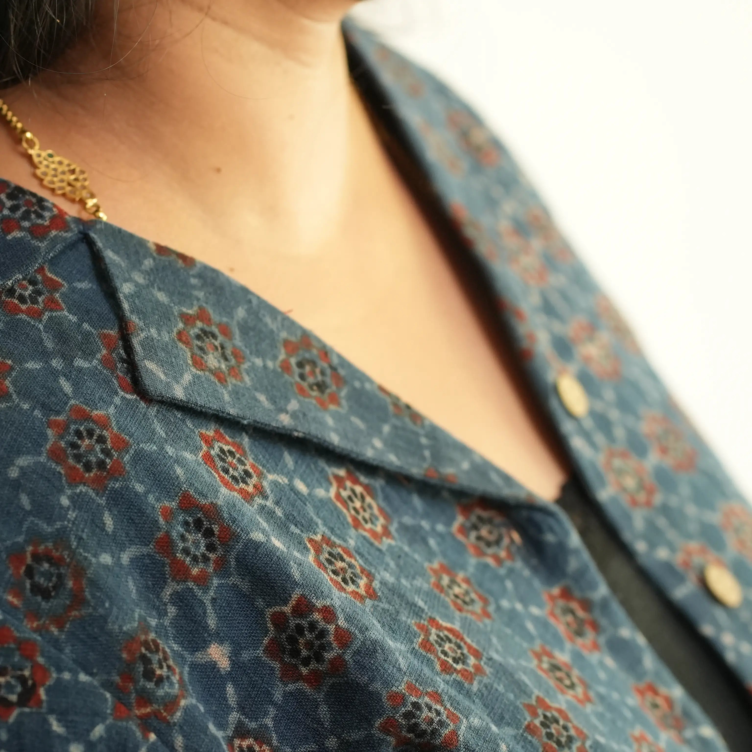 BLUE AJRAK TOP