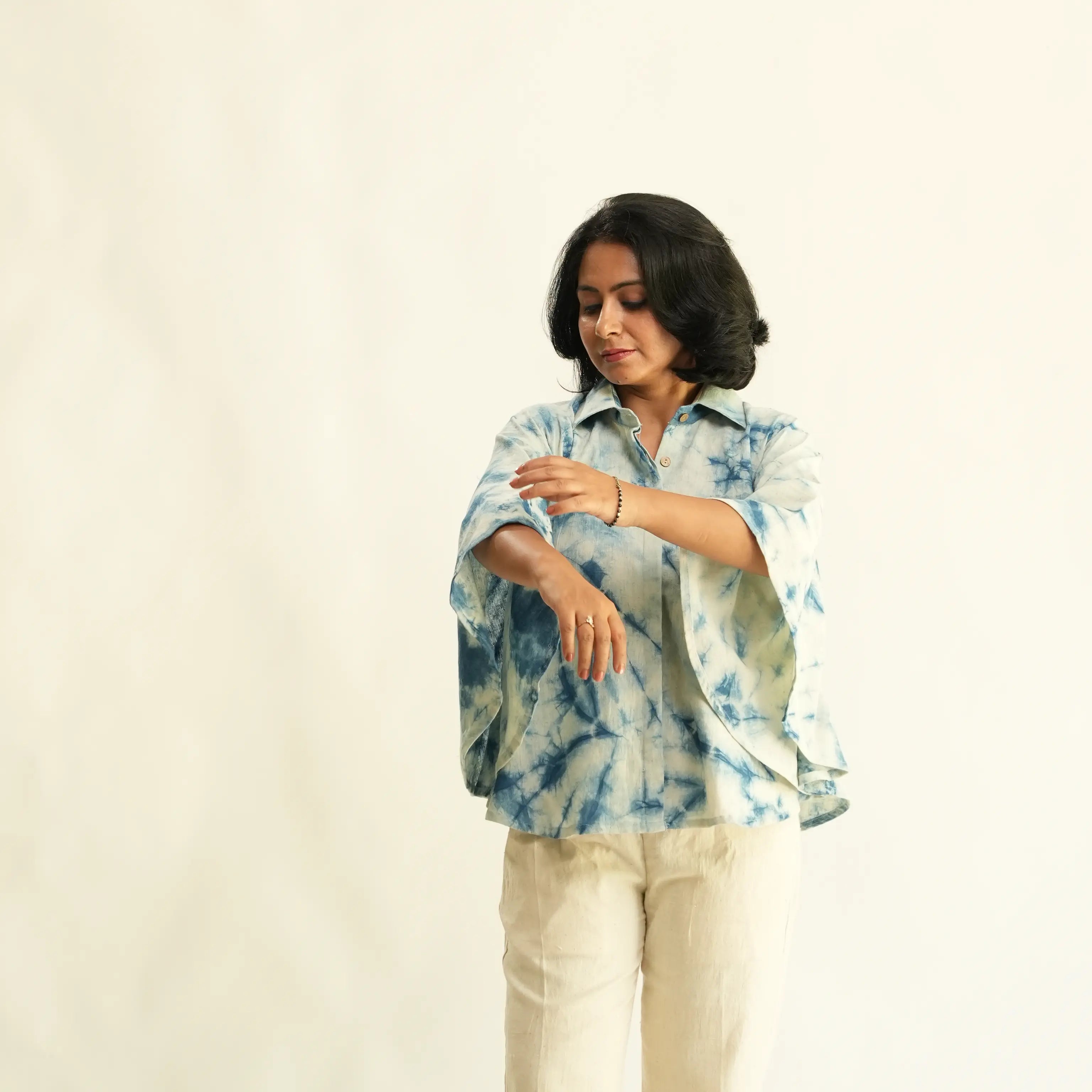 SHIBORI NATURAL DYED CIRCLE TOP WITH FRONT BUTTONS